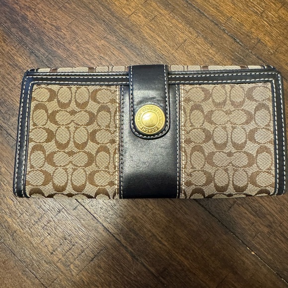 COACH Vintage Brown & Black Signature Leather Card Case Wallet Clutch‎ Snap E - Picture 1 of 4